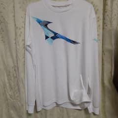 ホワイト長袖Tシャツ 青グラフィックプリント - メルカリ
