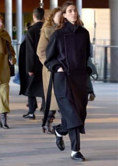 lemaire wrap coat 黒  ボタン付き ベルト付きのサムネイル