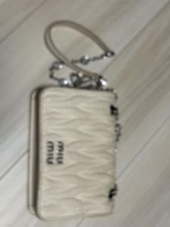 miu miu マテラッセ ショルダーバッグ　ミラー付きのサムネイル