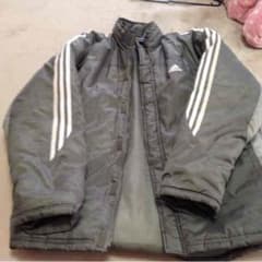 adidasのサムネイル