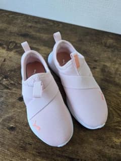 PUMA スニーカー ピンクのサムネイル