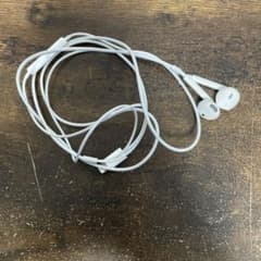 有線イヤホン　iPhone付属イヤホンのサムネイル