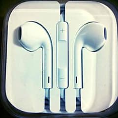 ◇Apple iPhone 純正品 イヤフォン◇のサムネイル