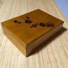 【8月末迄】新品／木の文箱 桜皮貝入りぶどう柄のサムネイル