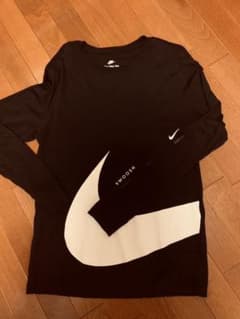 最終値下げ　美品　NIKE ロンT SWOOSHのサムネイル