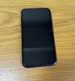 iPhone XR Black 64 GB auのサムネイル