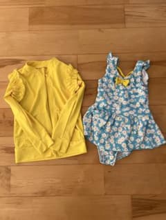130 女の子 水着 ラッシュガード セット 花柄 フリル 日焼け対策のサムネイル