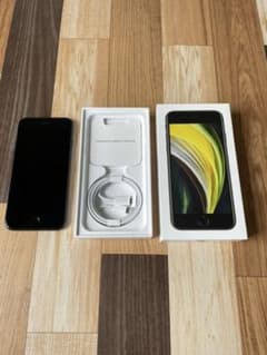 iPhone SE 第2世代 ブラック64 GB SIMフリー　匿名配送のサムネイル