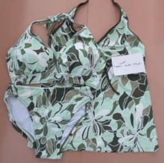 New 9M Women's 4-Piece Swimsuit Set in Green and Black Shark