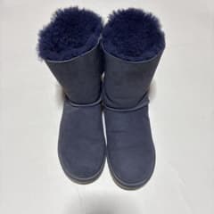 UGG　ムートンブーツ　ベイリーボウ　リボン　ネイビー　サイズ6のサムネイル