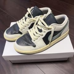 NIKE AIR JORDAN 1 LOW スニーカーのサムネイル