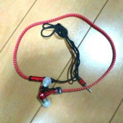 イヤホンのサムネイル