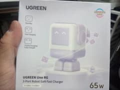 UGREEN Uno RG 65W 3ポート ロボット型充電器のサムネイル
