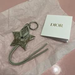 Dior 星型チャーム レザー チャーム - メルカリ