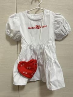 【新品未使用】mezzopiano ワンピース 100cm 半袖ハートポシェットのサムネイル