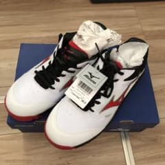 MIZUNO スニーカーのサムネイル