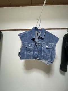H&M デニムベスト ショート丈 切りっぱなしのサムネイル
