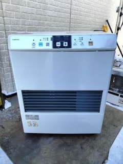 取り切れない傷汚れ等あり！コロナFF温風石油ストーブ！2016年式中古品