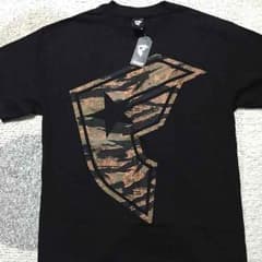 ☆新品☆未使用 フェイマスTシャツのサムネイル