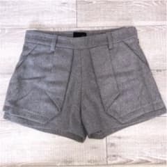 バラク　グレーのショートパンツS-Mのサムネイル