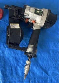 エアー50mmの釘打機 コンパクトデザインのサムネイル