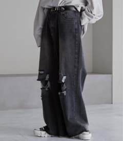 ルーズシルエットダメージワイドデニムパンツのサムネイル