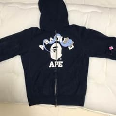 APE パーカーのサムネイル