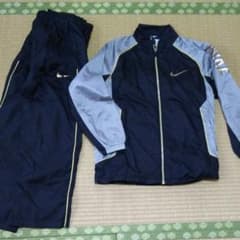 NIKEナイキ 140cm ウィンドブレーカーのサムネイル