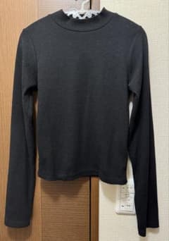 黒 ハイネック 長袖カットソーのサムネイル