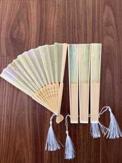 和装小物 扇子 4本セット タッセル付きのサムネイル