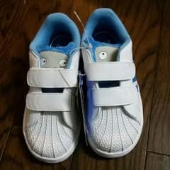 新品 adidas キッズシューズのサムネイル