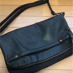 クラッチバッグのサムネイル