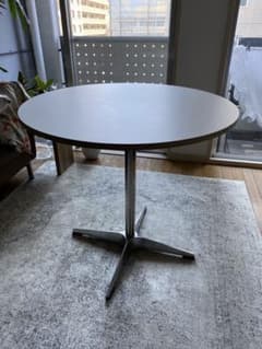 カフェテーブルのサムネイル