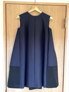 ★美品★ FLICKA ノースリーブ ひざ丈ワンピース ネイビー×ブラックのサムネイル