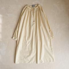 美品】YAECA WRITE ギャザー ロング ワンピース ナチュラル M - メルカリ