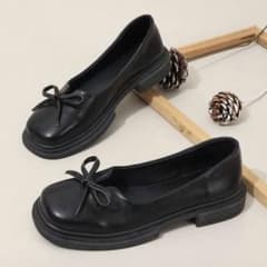 SHEIN リボン付き ローファー ブラックのサムネイル