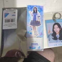 日向坂46 小西夏菜 ベイスターズコラボアクリルスタンドと キーホルダーのサムネイル