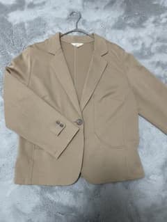 レディース　ジャケット　ベージュ　シンプルのサムネイル