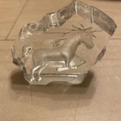 ガラスの馬の置物のサムネイル