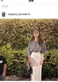 神崎恵さん着用　GAPロゴTシャツのサムネイル