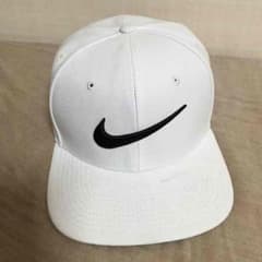 NIKE スナップバックキャップのサムネイル