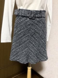 美品 ZARA ザラ ツイード フレアミニスカート ベルト付き モノトーン Sのサムネイル
