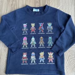 歴代仮面ライダー　トレーナー　100cmのサムネイル