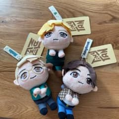 BTS TinyTAN ぬいぐるみのサムネイル