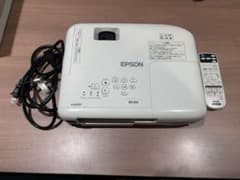 EPSON プロジェクター EB-E01本体 HDMI接続 HDMIコード付 - メルカリ