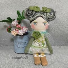 花柄❤️2段フリルワンピース❤️ミニドール❤️ハンドメイド♡ドール