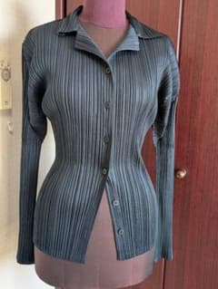 桃子　イッセイミヤケ PLEATS PLEASE 黒　テーラードジャケット 桃子様専用 イッセイミヤケ PLEATS PLEASE 黒 テーラードジャケット