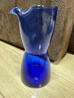 青いガラス製ジョッキのサムネイル