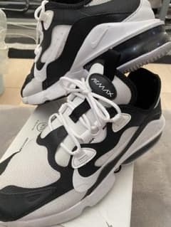 NIKE スニーカーのサムネイル