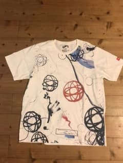 UNIQLO× futura コラボTシャツ XLサイズのサムネイル
